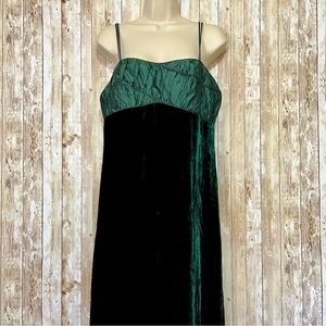 Vintage Elegant Green Velvet Dress Size 10